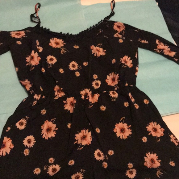 NWT Cute Shorts Romper - Picture 4 of 4